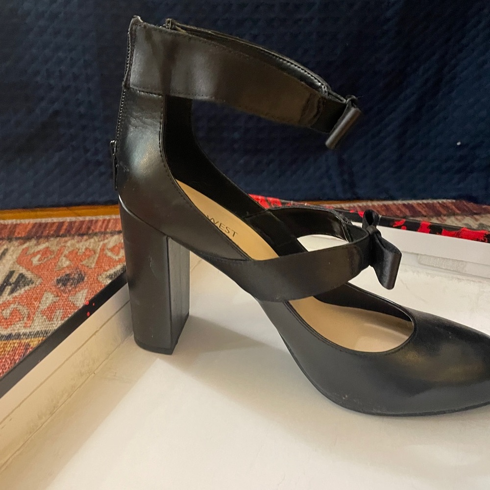 Nine West shoes leather